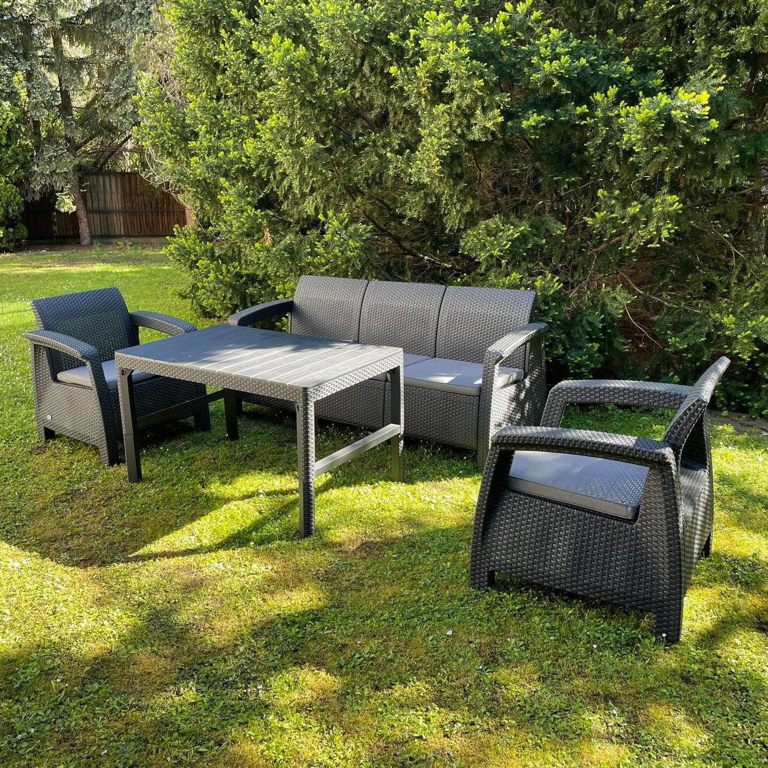 Záhradná zostava Keter Corfu Max 3 grafit fotografia realizácie 1