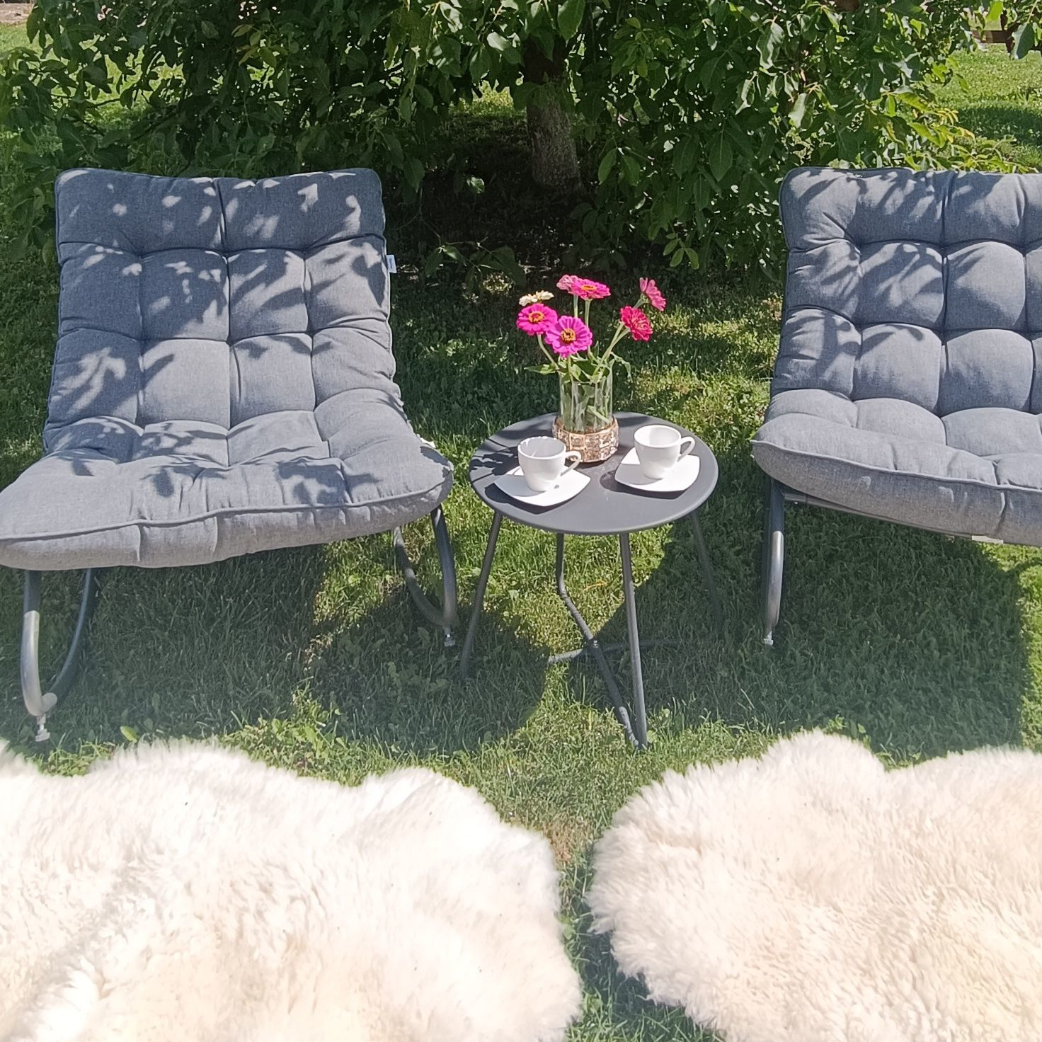 Hojdacie kreslo Bjørkka AGAVA Dark Grey fotografia realizácie 1