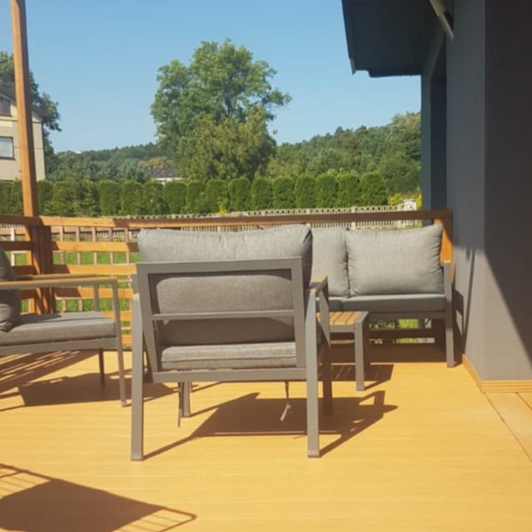 Záhradná kovová súprava Bjørkka EDISON CAFFE Dark Grey fotografia realizácie 3