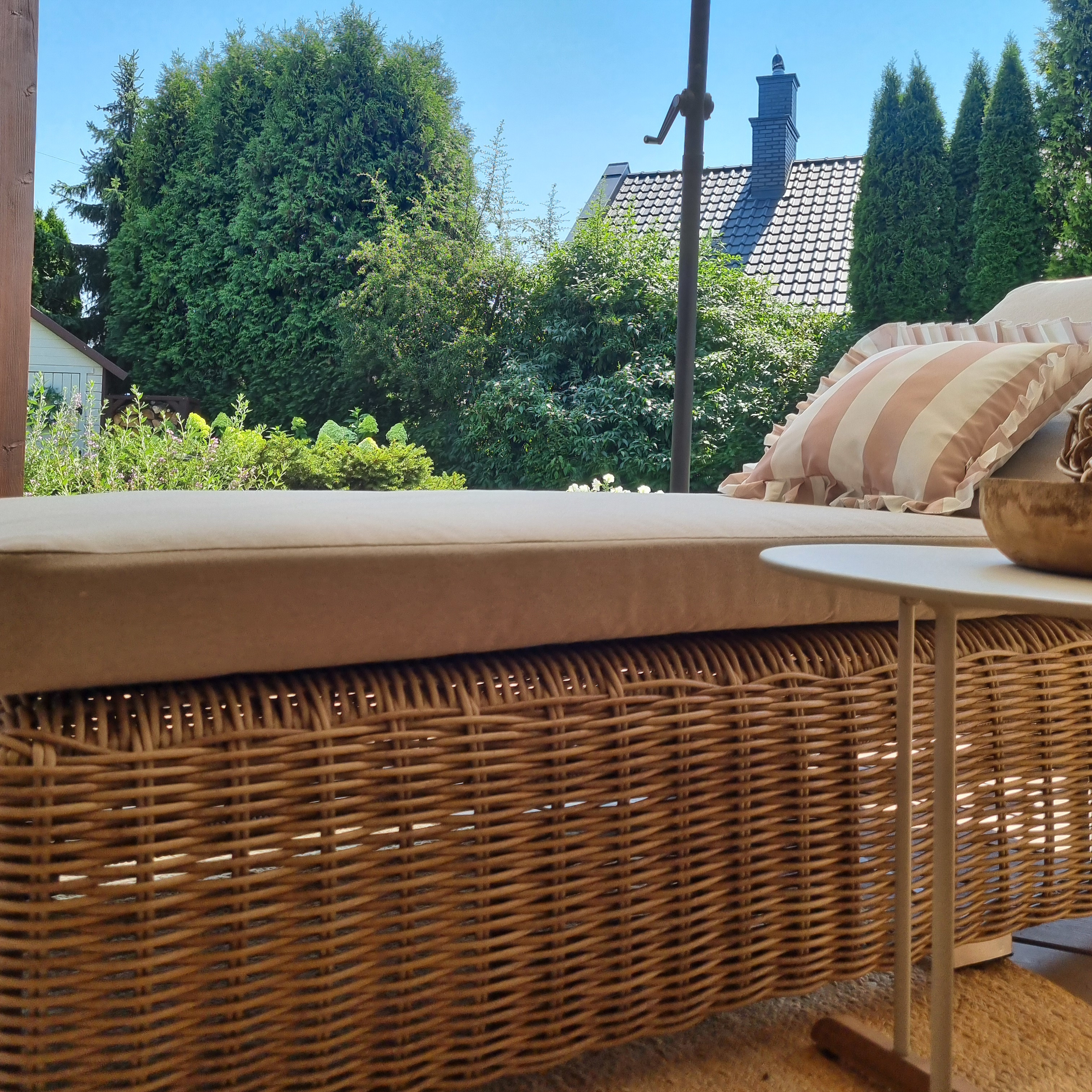 Záhradné ležadlo Furrore JAKARTA Beige s vankúšom fotografia realizácie 5