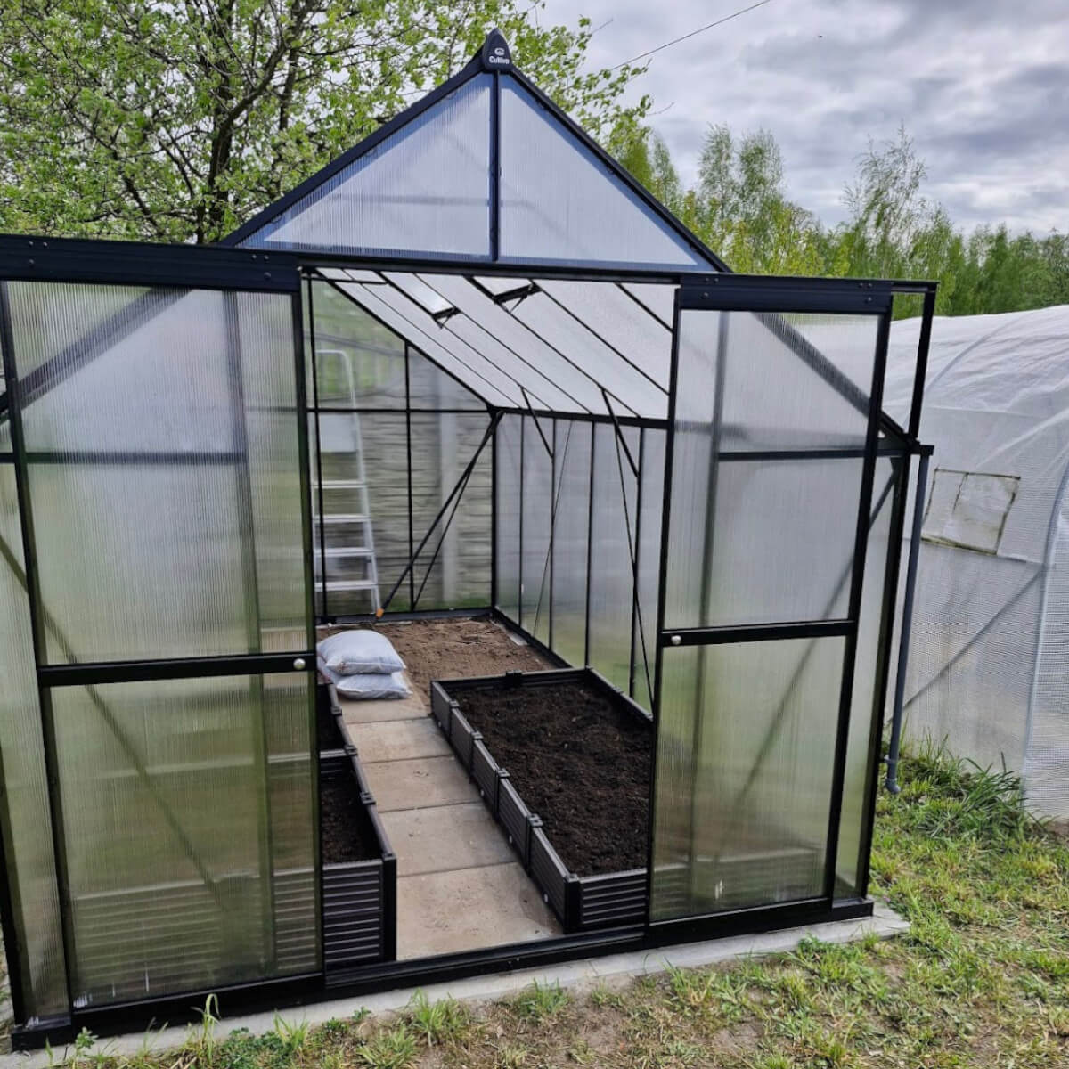 Polykarbonátový skleník Cultivo Slide-In 244x490 cm čierny fotografia realizácie 19