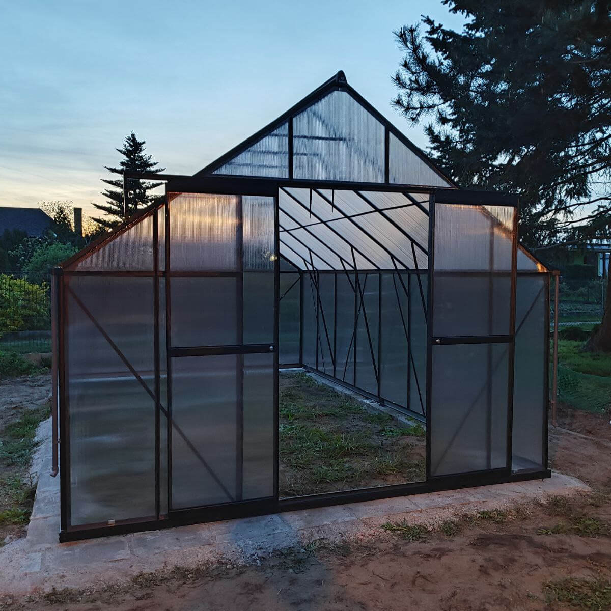 Polykarbonátový skleník Cultivo Slide-In 305x489 cm čierny fotografia realizácie 10