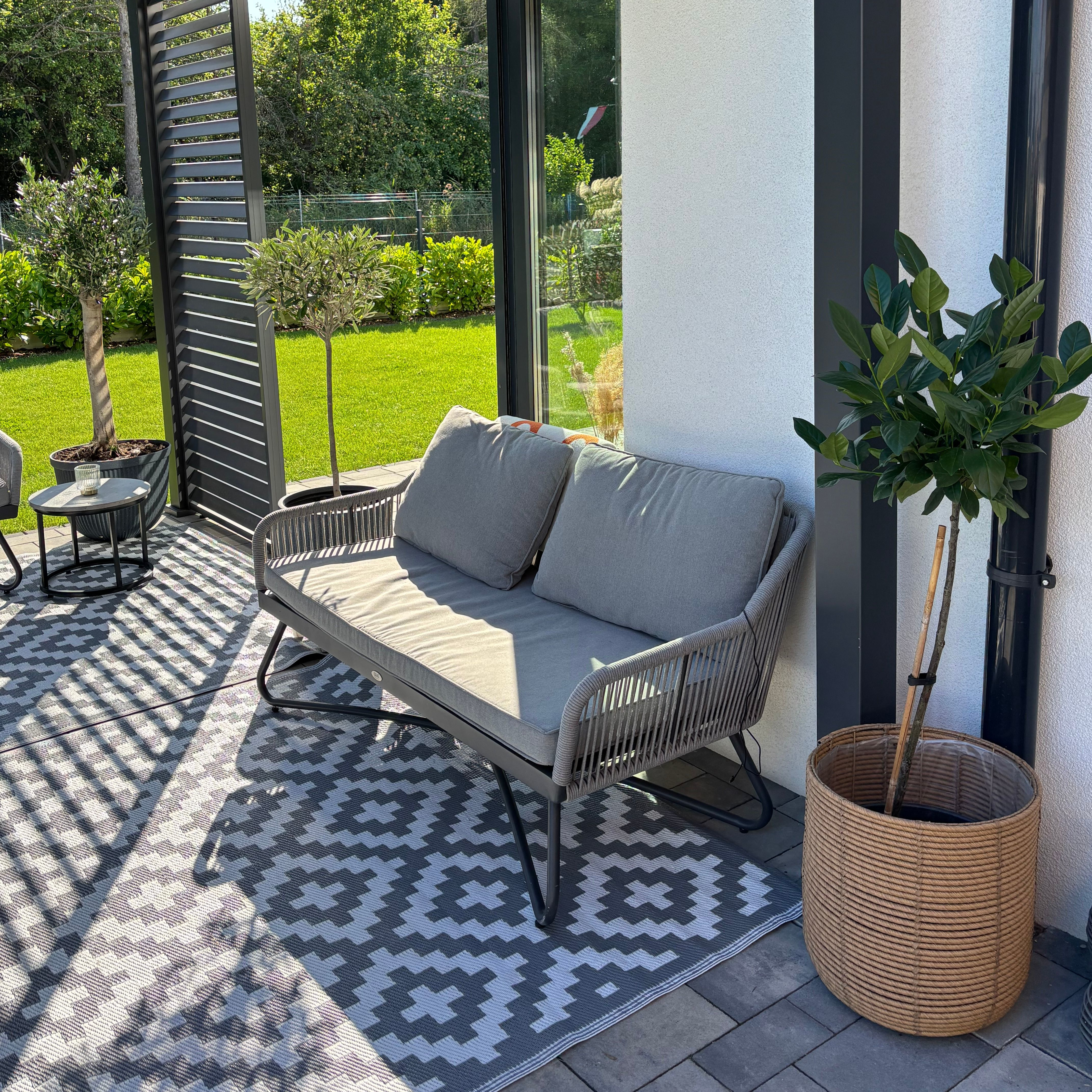 Vonkajší koberec 180x270cm Scandi Grey - MOODME fotografia realizácie 5