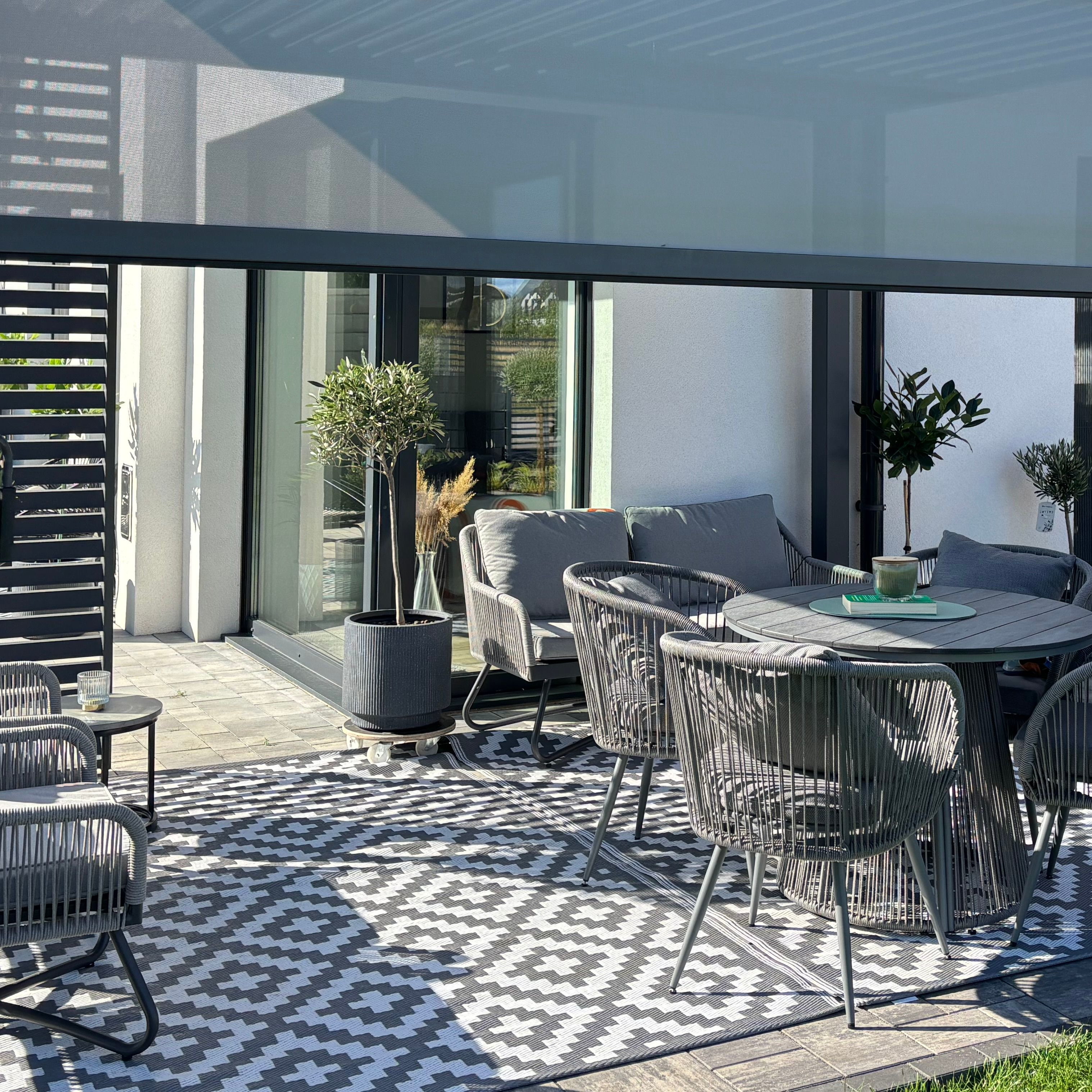 Vonkajší koberec 180x270cm Scandi Grey - MOODME fotografia realizácie 6