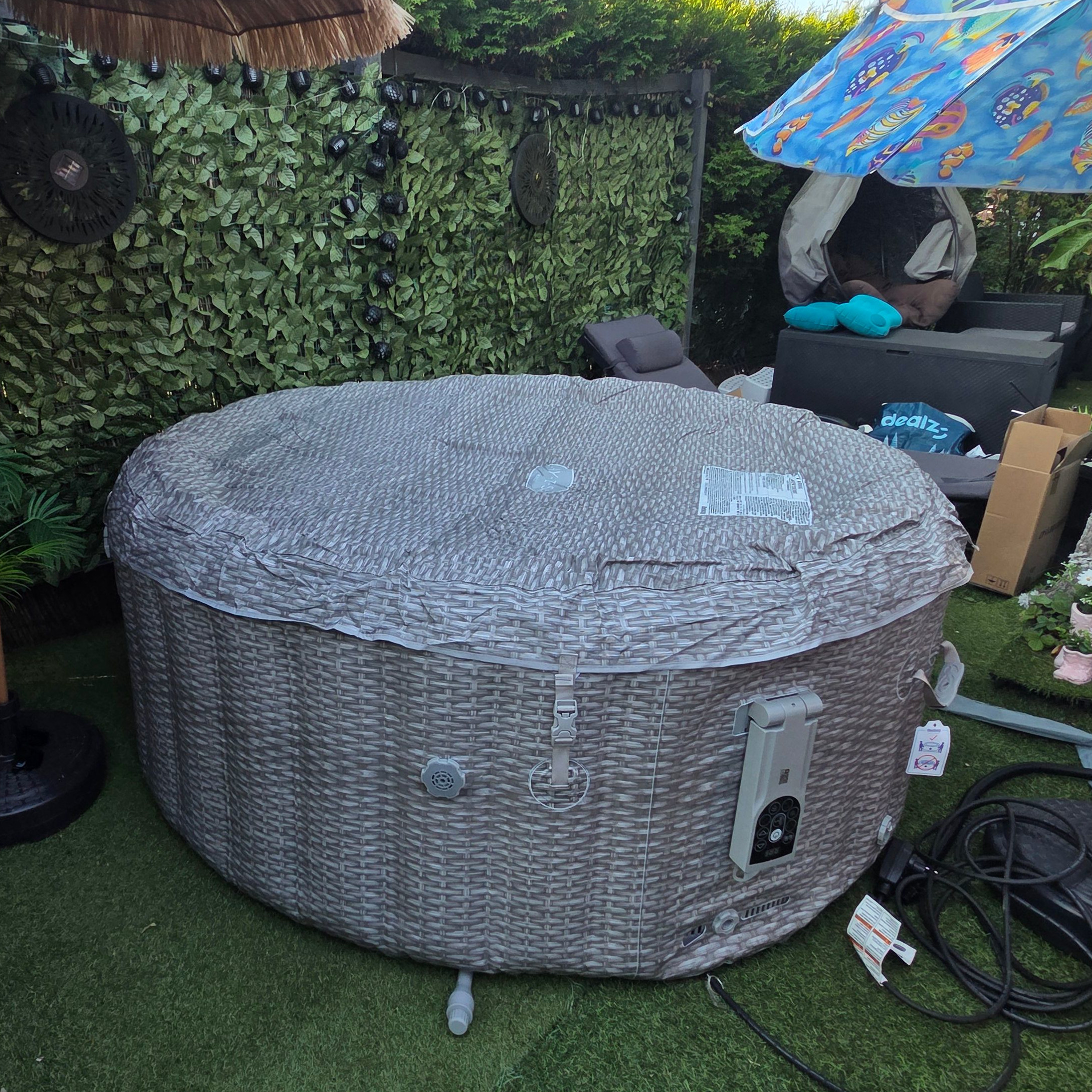 Nafukovacie jacuzzi BALI SMART AIRJET pre 6 osôb - Bestway fotografia realizácie 1