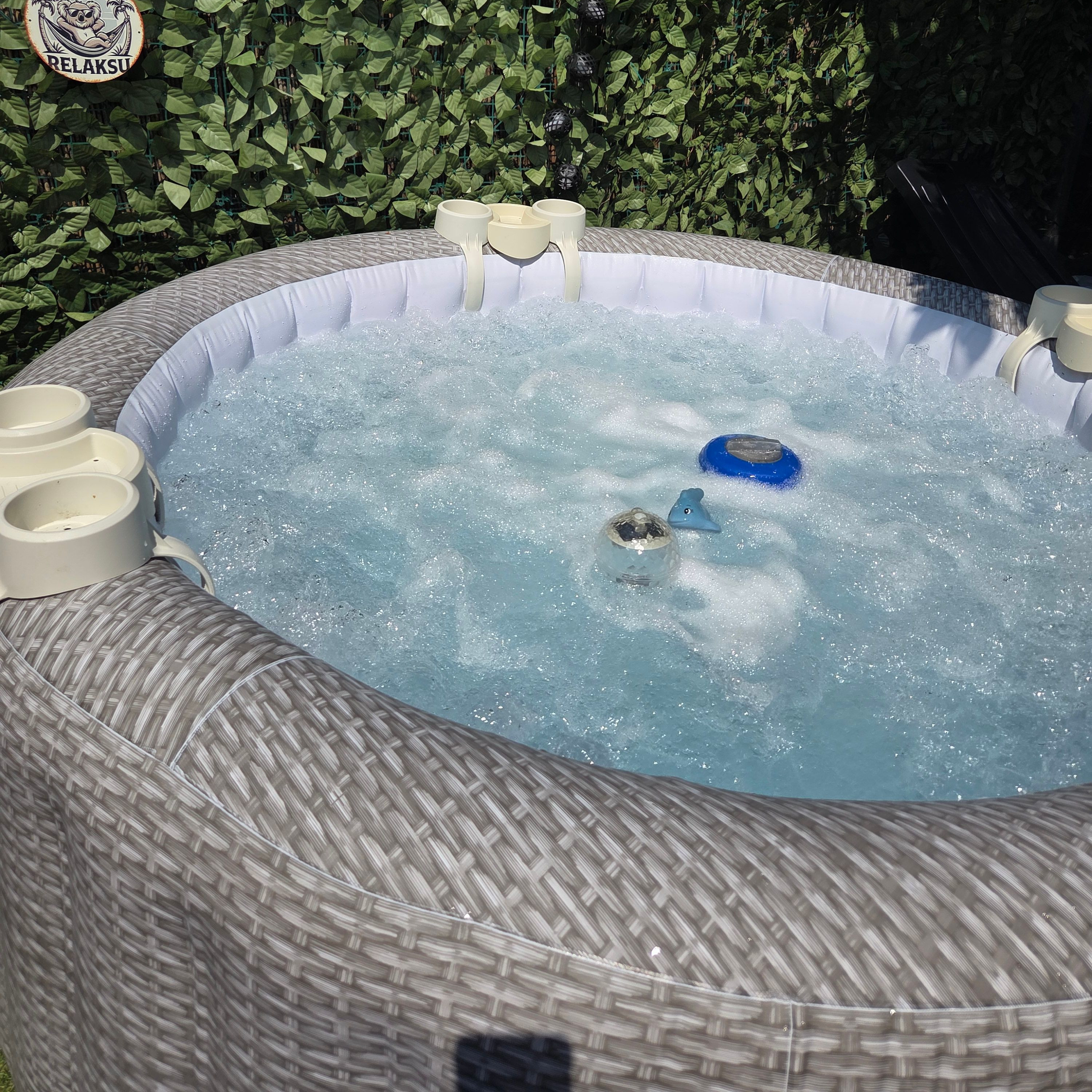 Nafukovacie jacuzzi BALI SMART AIRJET pre 6 osôb - Bestway fotografia realizácie 2