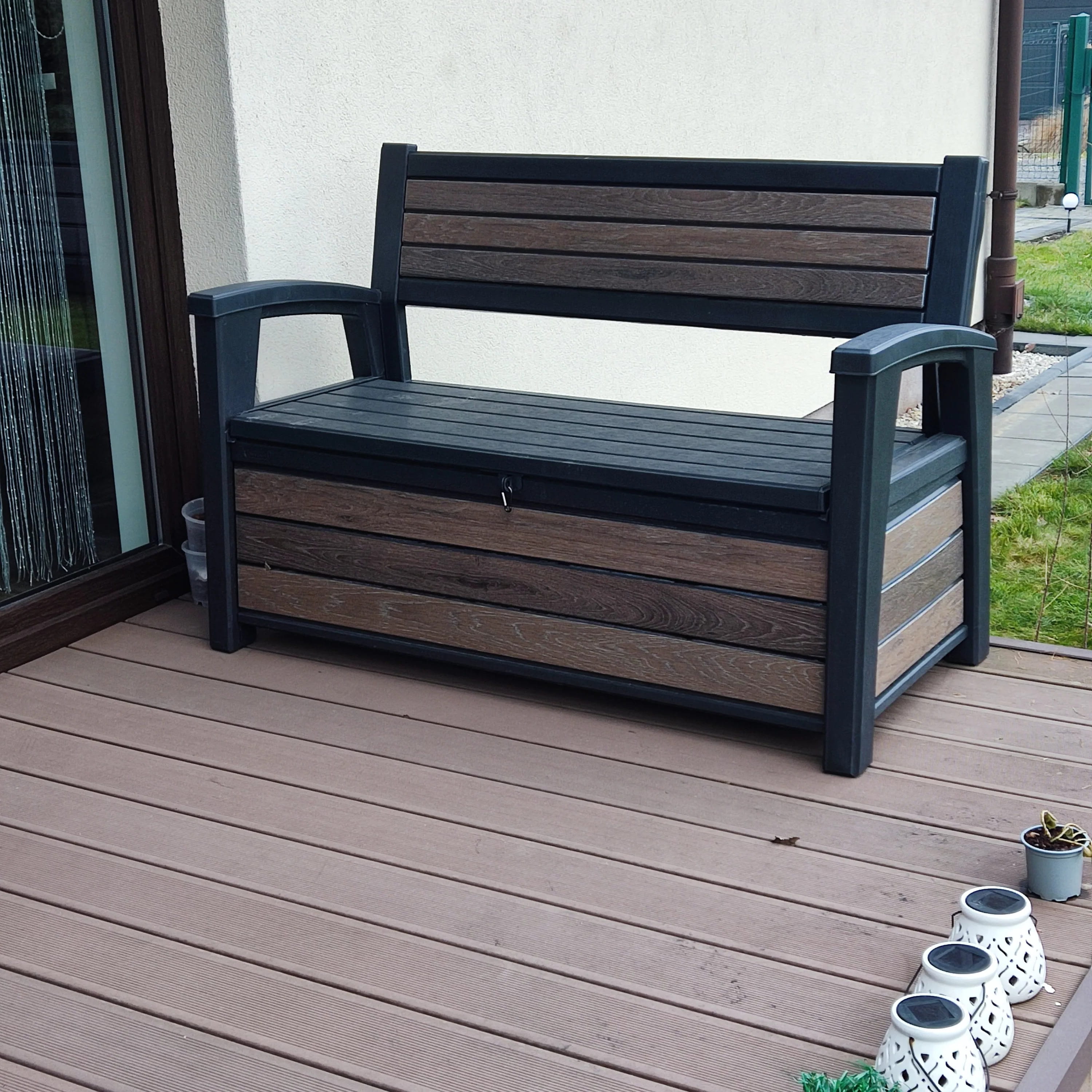 Záhradný box a lavička Keter Deco 227L Walnut fotografia realizácie 6