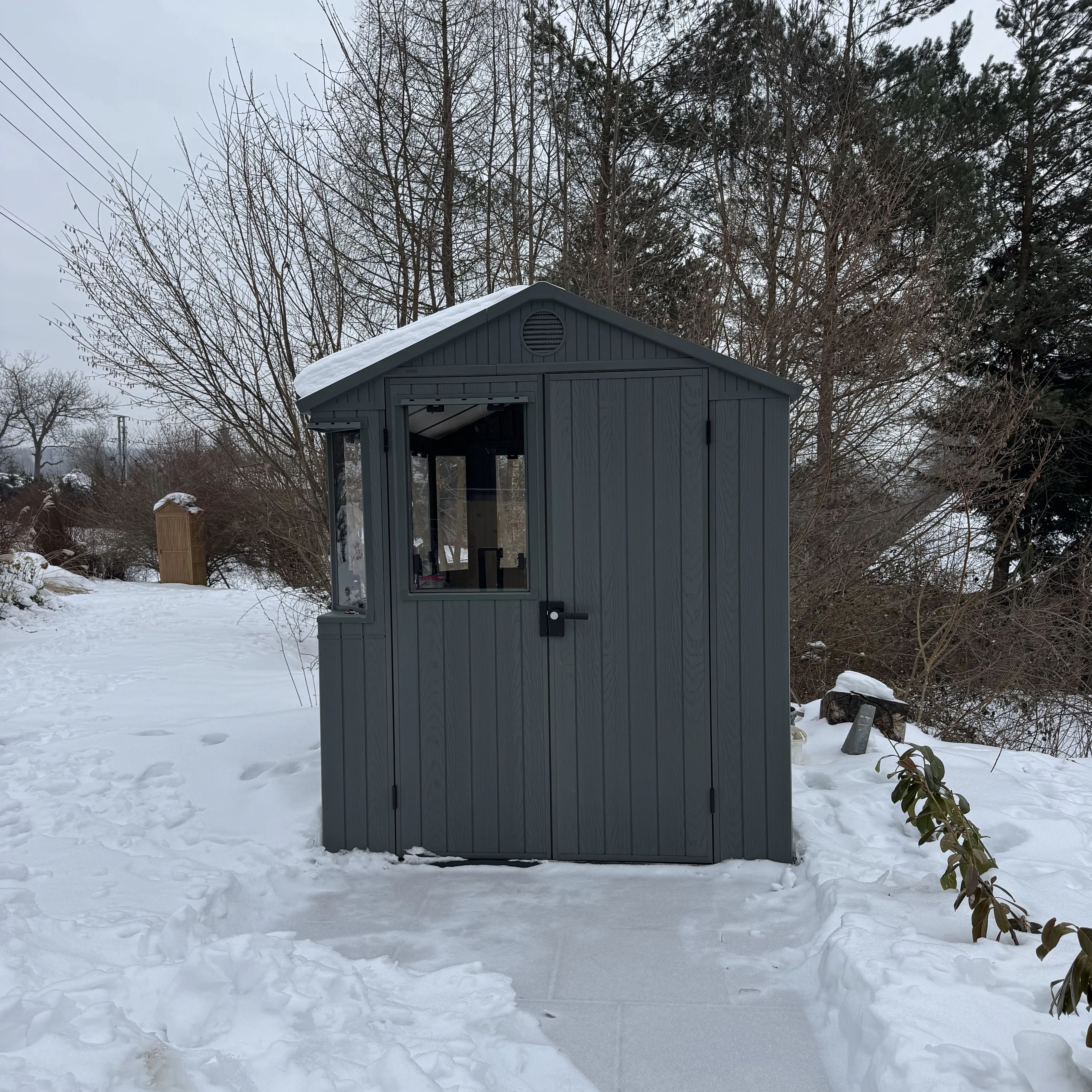 Záhradný domček so skleníkom Keter Potting Shed 6x8 fotografia realizácie 6