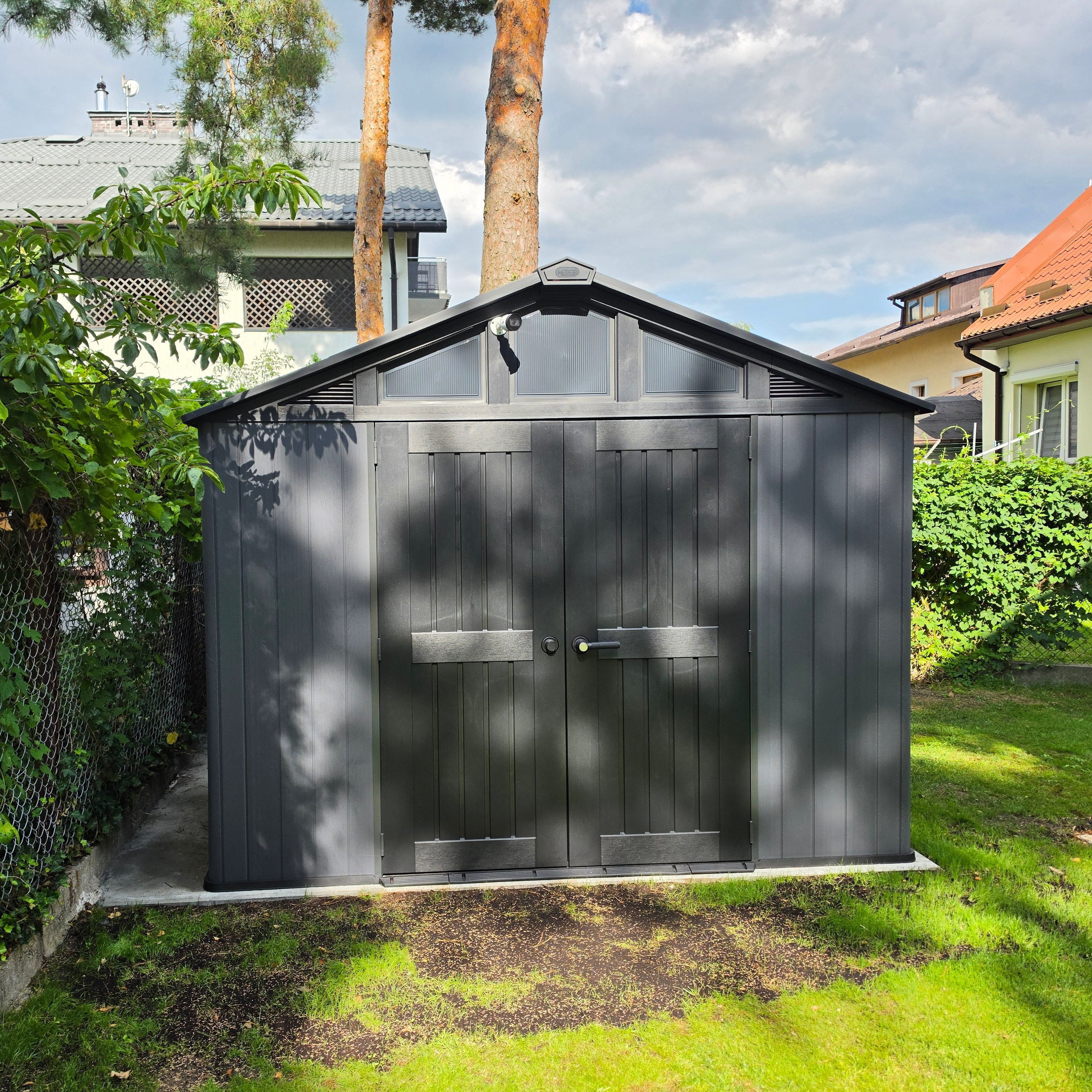 Záhradný domček STRONGHOLD SHED 10x11,5 sivý - Keter fotografia realizácie 2