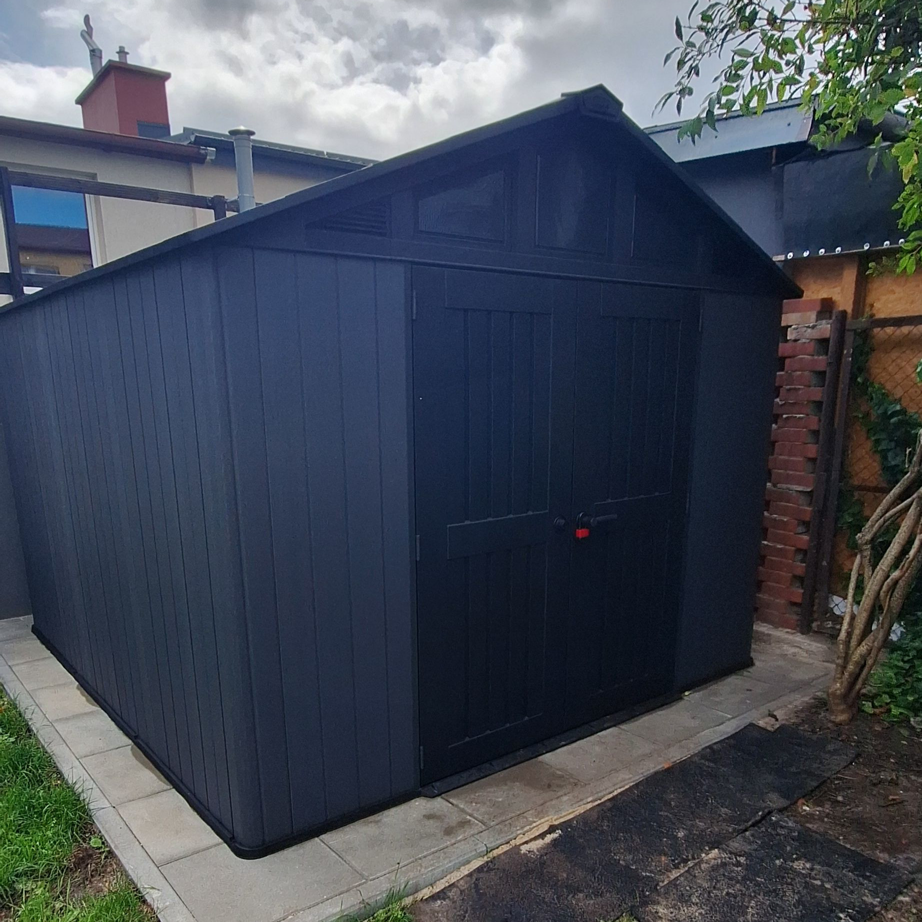 Záhradný domček STRONGHOLD SHED 10x11,5 sivý - Keter fotografia realizácie 4