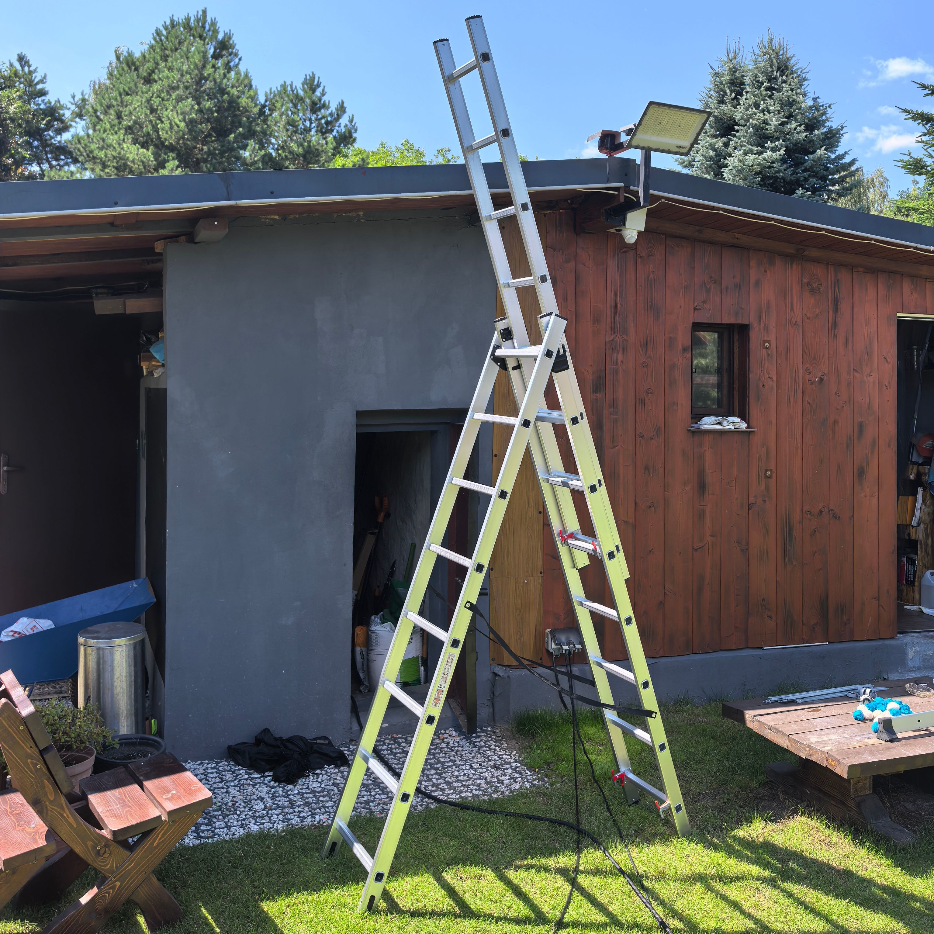 Hliníkový rebrík 3x8 Hardmaister (4,86 m) fotografia realizácie 1