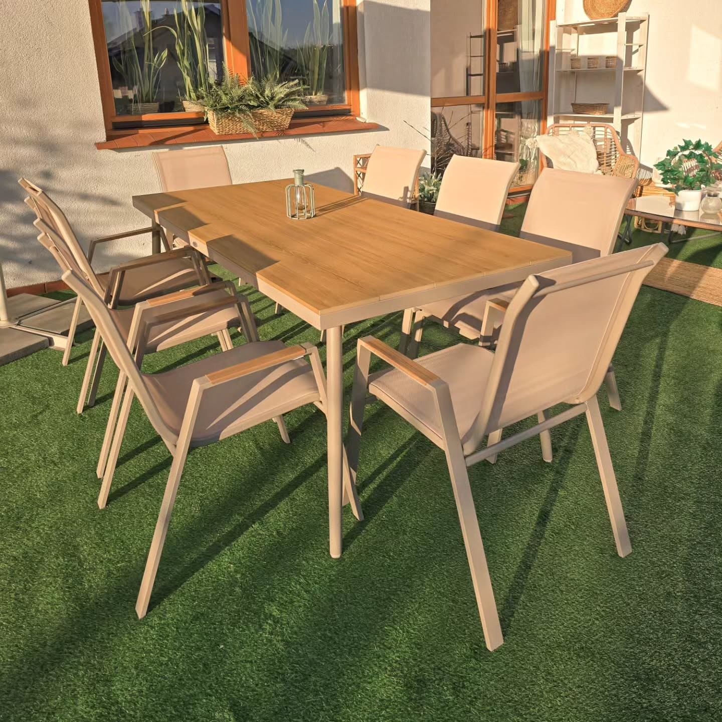 Jedálenská súprava na terasu NOVA DINING 8+1 Taupe - Bjørkka fotografia realizácie 1