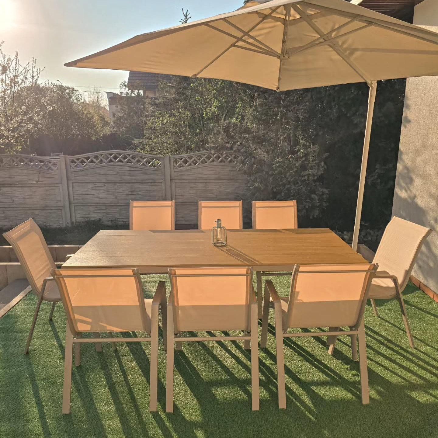 Jedálenská súprava na terasu NOVA DINING 8+1 Taupe - Bjørkka fotografia realizácie 3