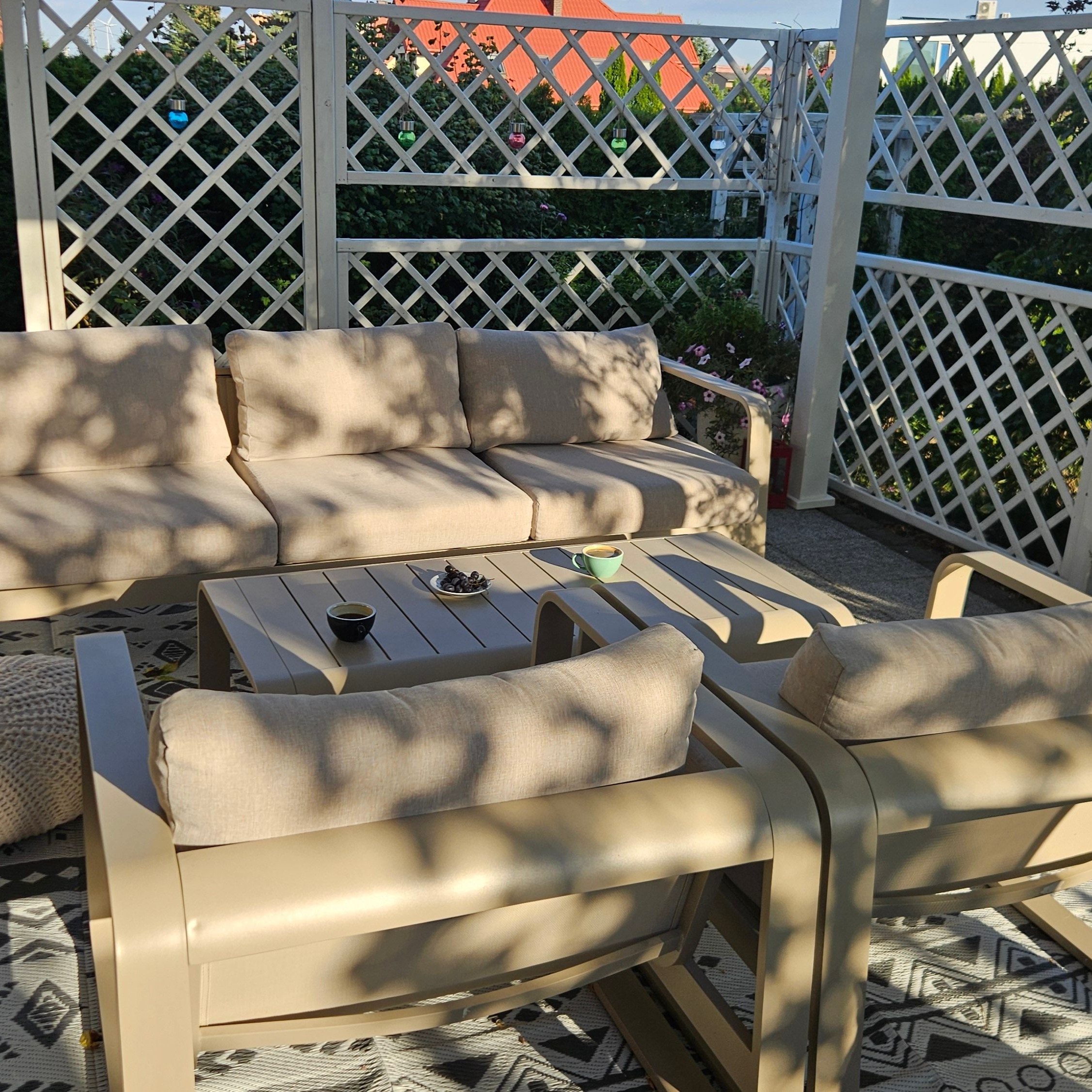 Záhradný set ANTALYA CAFFE svetlo béžová - Bjørkka fotografia realizácie 3