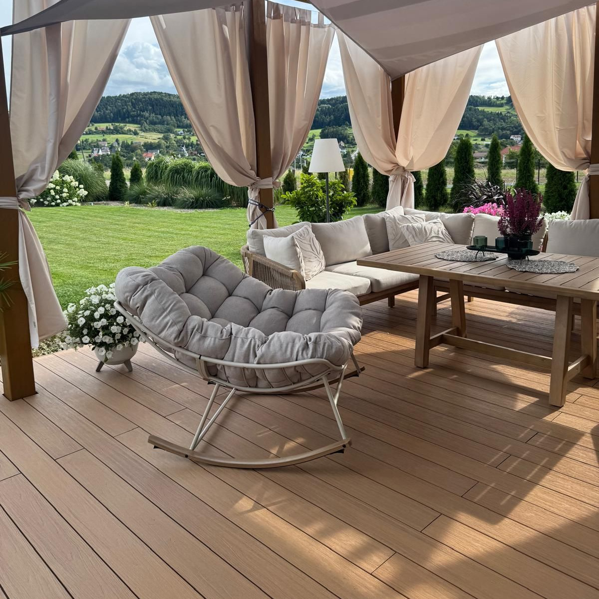 Hojdacie kreslo RONDA Light Beige - BJORKKA fotografia realizácie 13