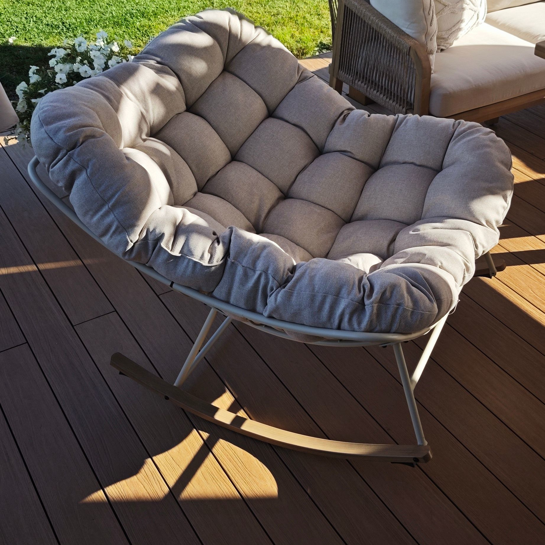 Hojdacie kreslo RONDA Light Beige - BJORKKA fotografia realizácie 15