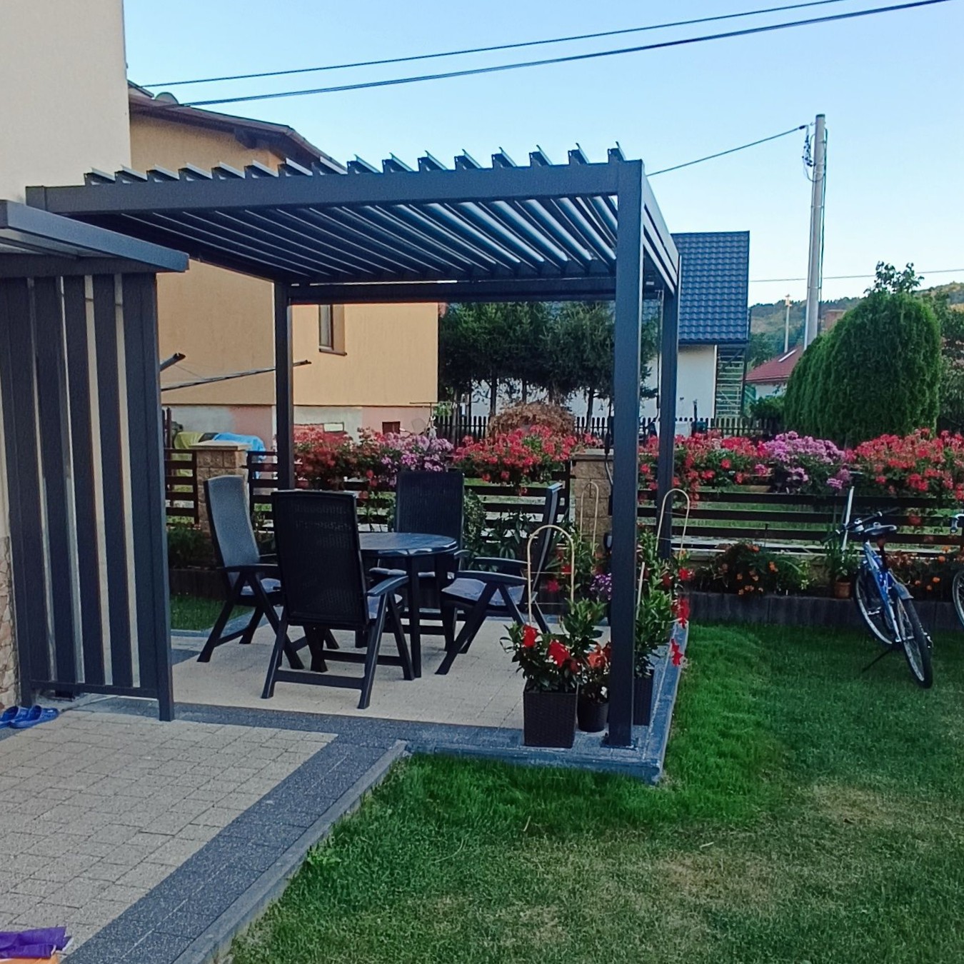 Terasa pergola PRIMARY 3x3 Anthracite - Gutroof fotografia realizácie 1