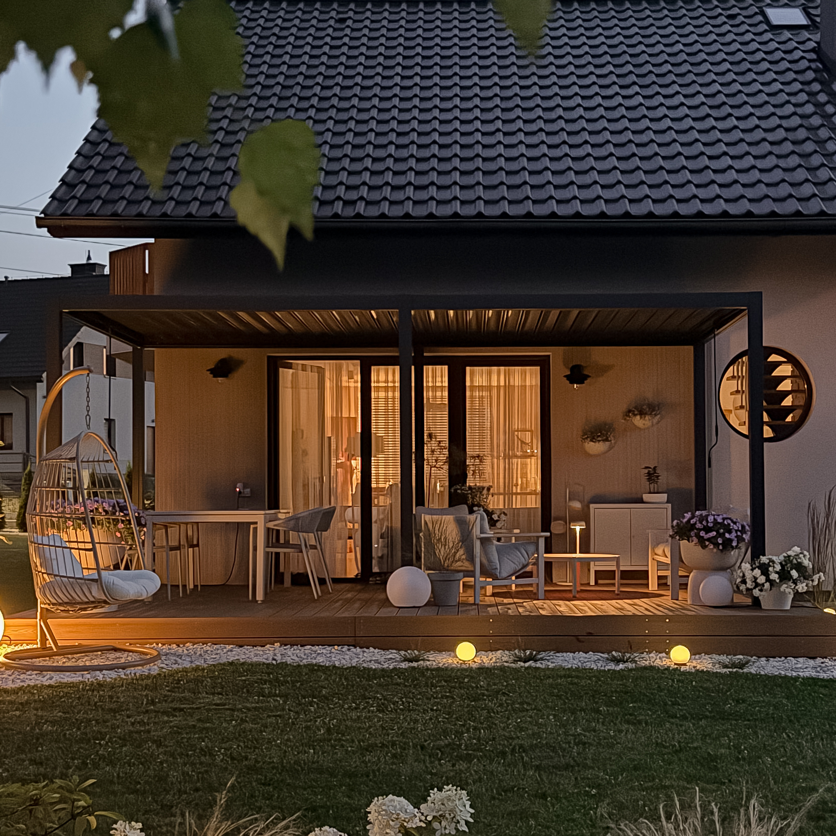 Záhradná pergola PRIMARY  3x5,8 Antracitová - Gutroof fotografia realizácie 4