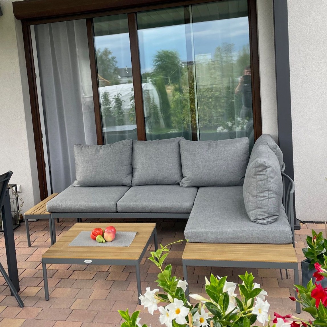 Rohová sedačka na terasu FREEMONT Dark Grey - Bjørkka fotografia realizácie 2