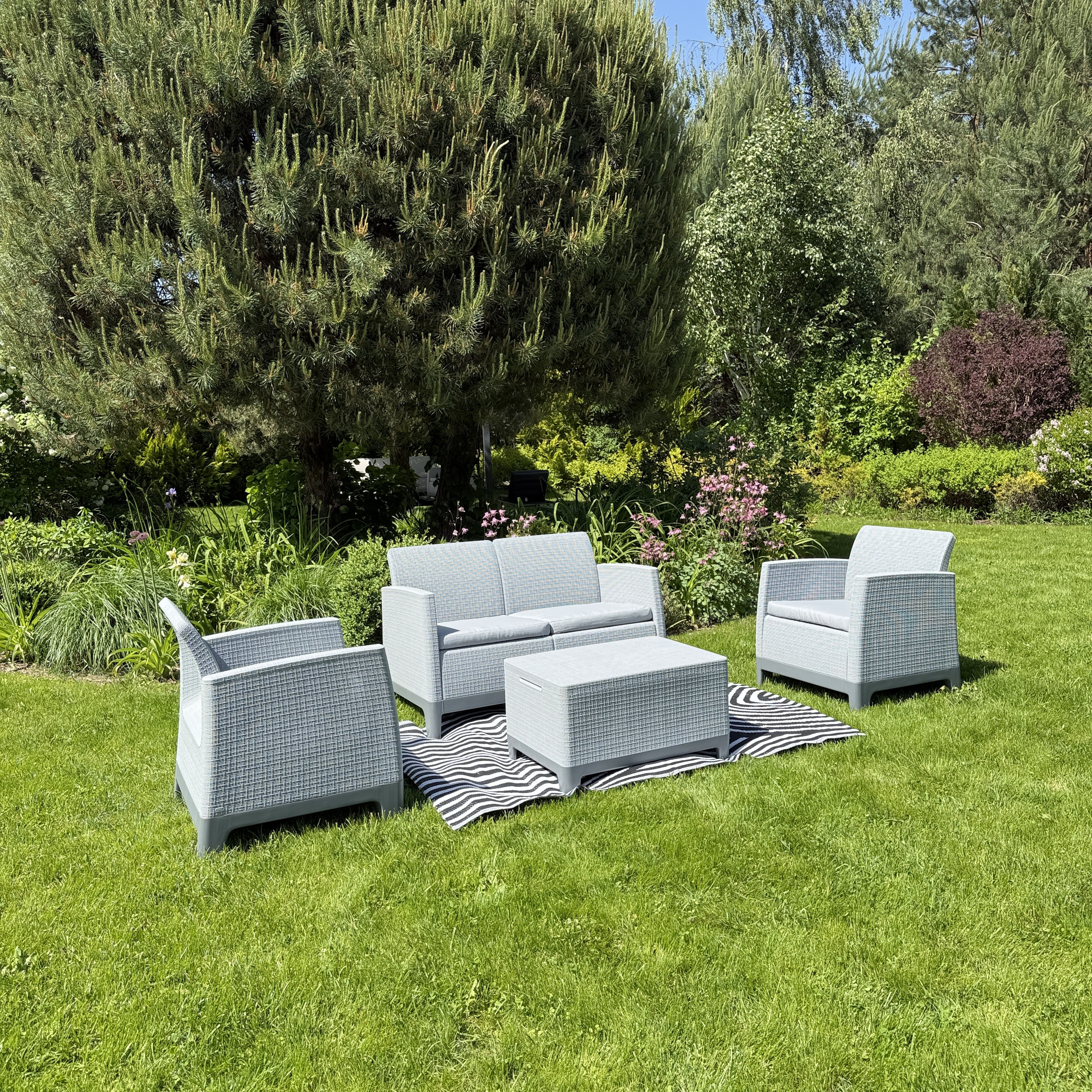 Záhradná súprava Scandi Forma Ash Grey-Storm Grey/ Light Grey - Keter fotografia realizácie 2
