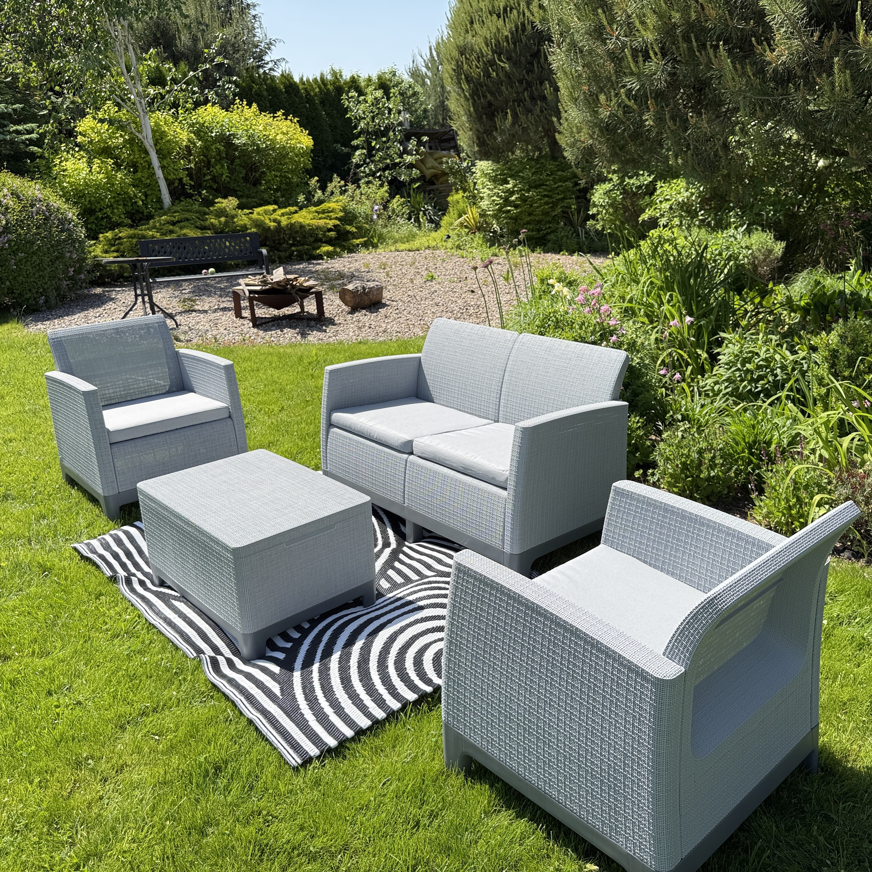 Záhradná súprava Scandi Forma Ash Grey-Storm Grey/ Light Grey - Keter fotografia realizácie 3