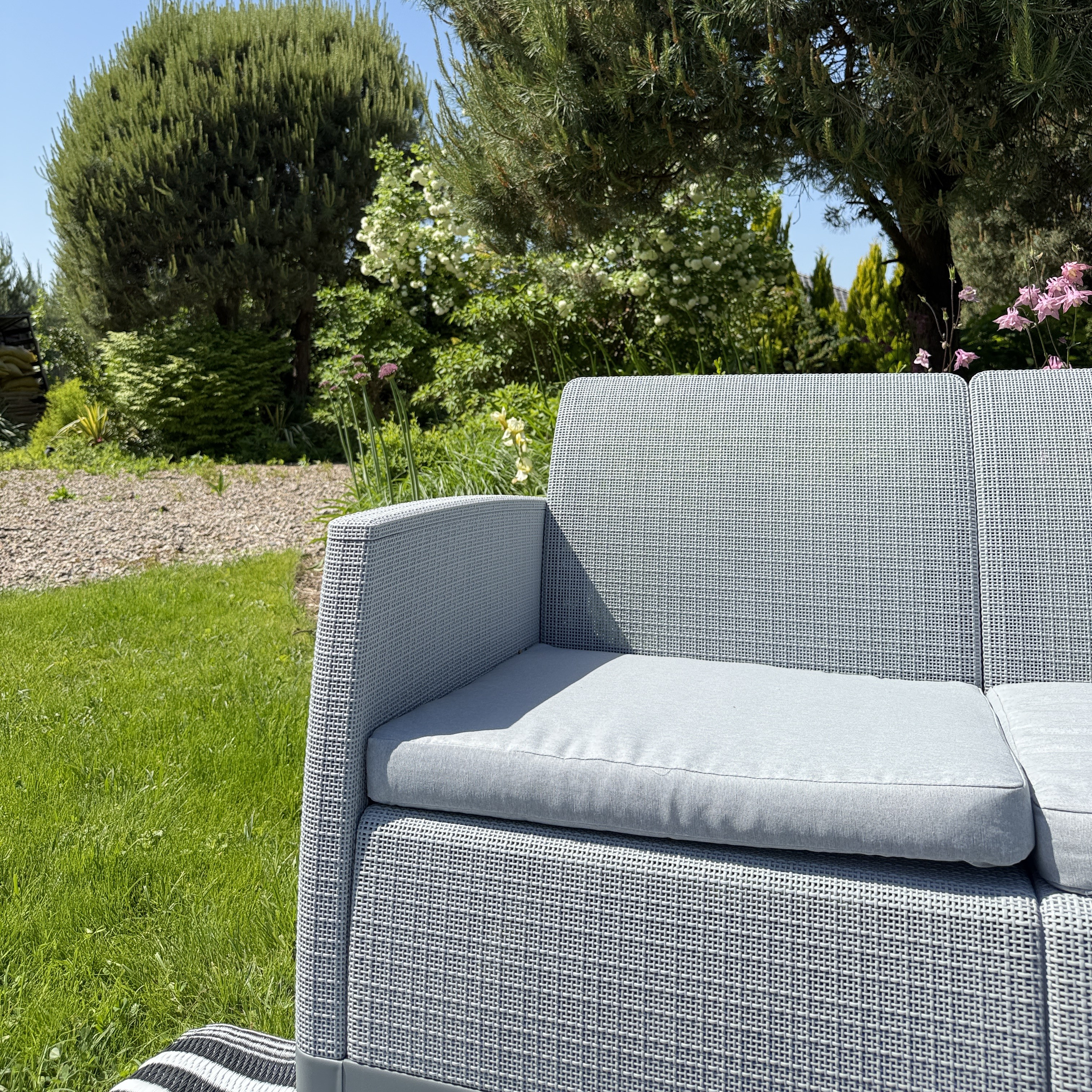 Záhradná súprava Scandi Forma Ash Grey-Storm Grey/ Light Grey - Keter fotografia realizácie 4
