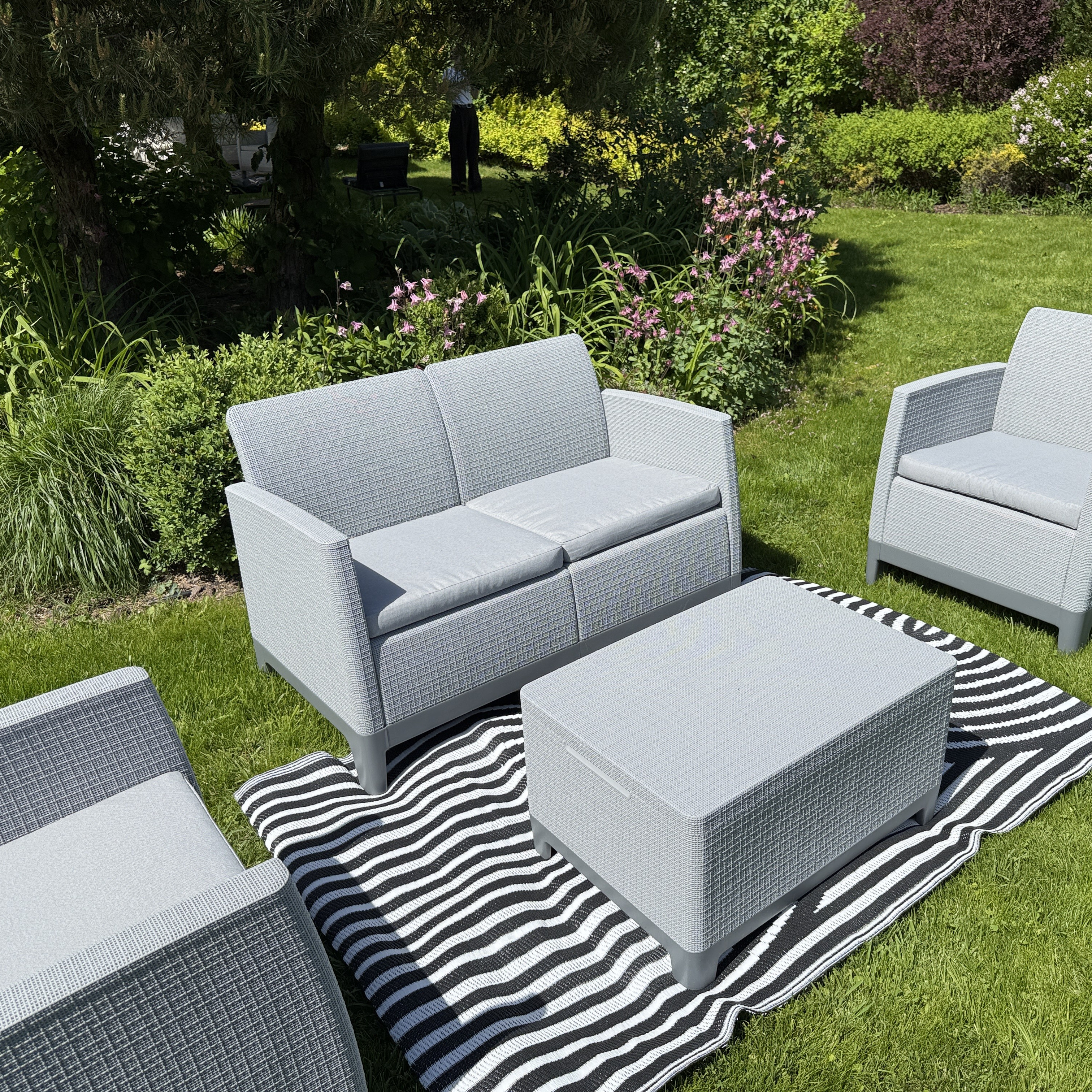 Záhradná súprava Scandi Forma Ash Grey-Storm Grey/ Light Grey - Keter fotografia realizácie 5