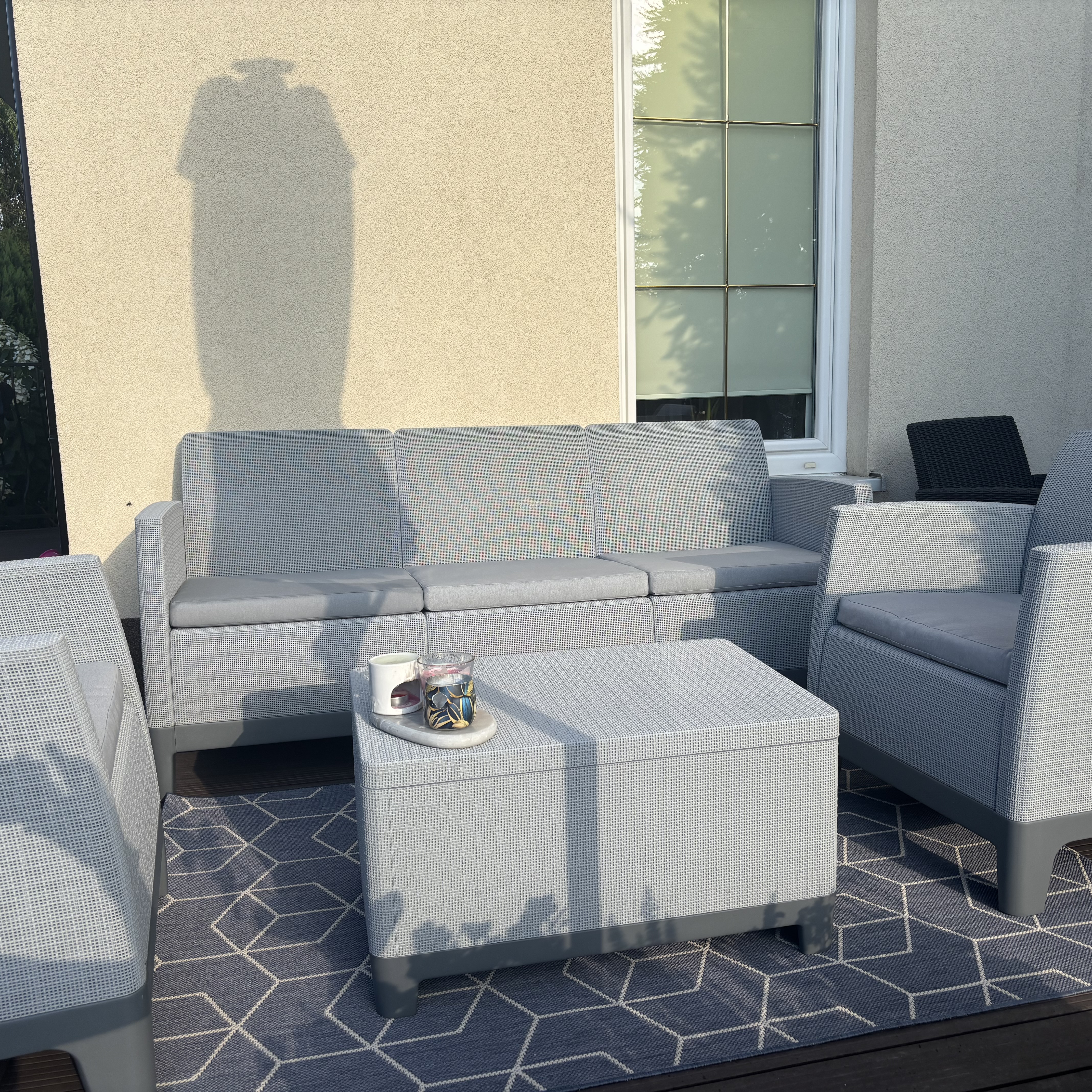 Záhradný nábytok Scandi Forma Ash Grey-Storm Grey/ Light Grey - Keter fotografia realizácie 1