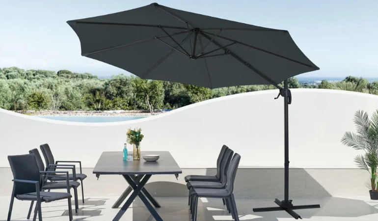 Slnečn&iacute;k s bočn&yacute;m stožiarom HAVANA 3m Dark Grey - Focus Garden na terase
